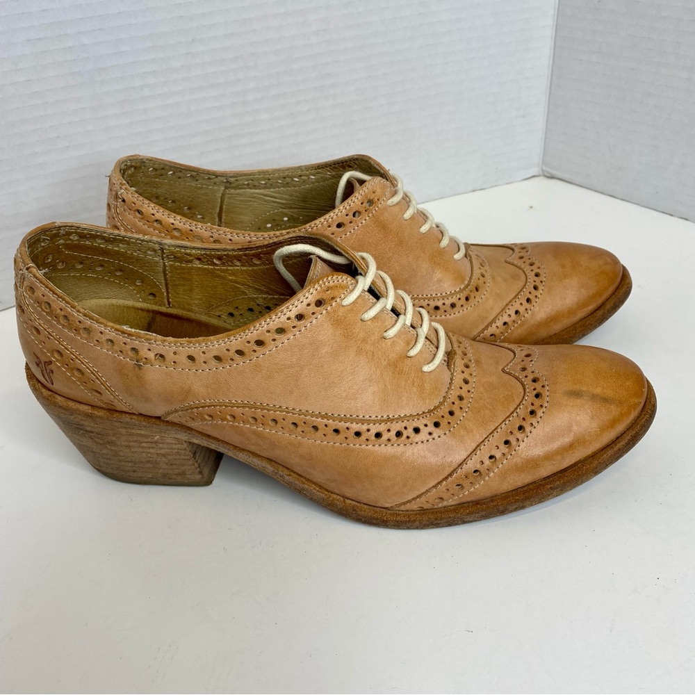 Frye tan Oxford shoes